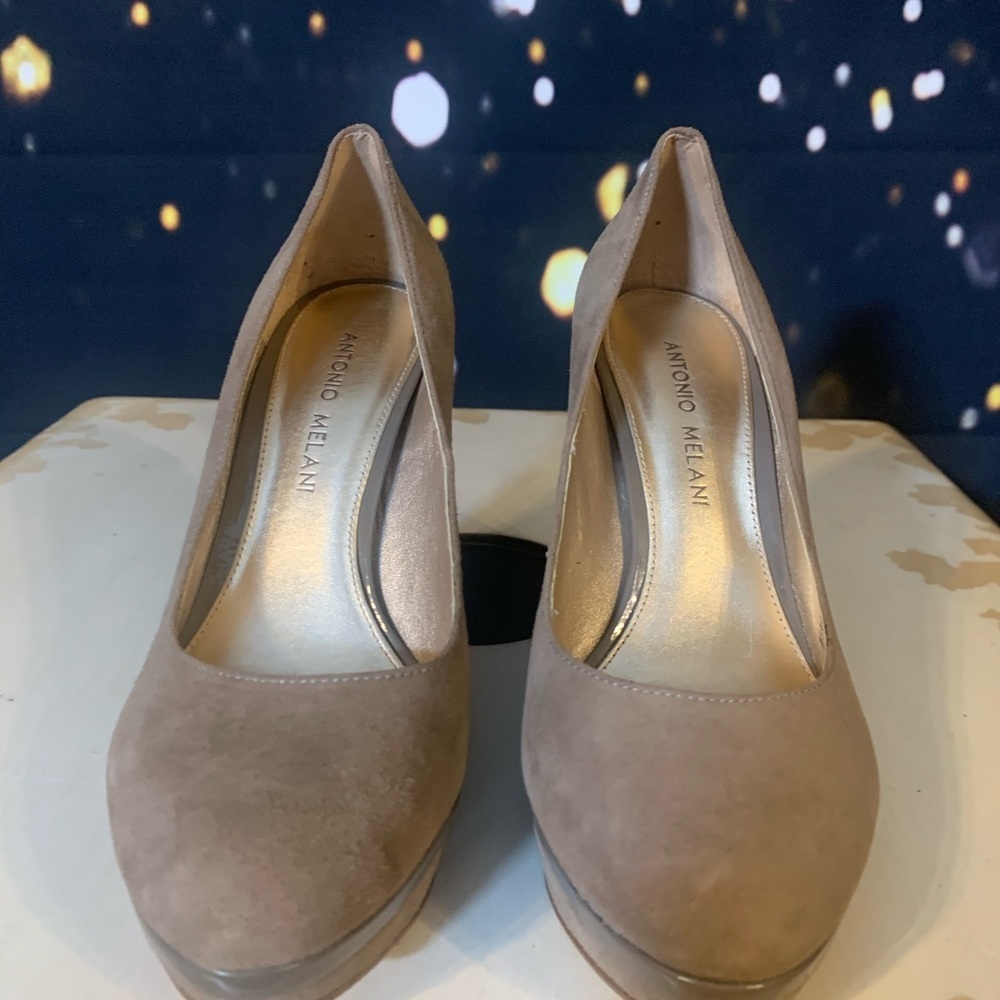 Brand new taupe suede Antonio Melani heels - Picture 3 of 4